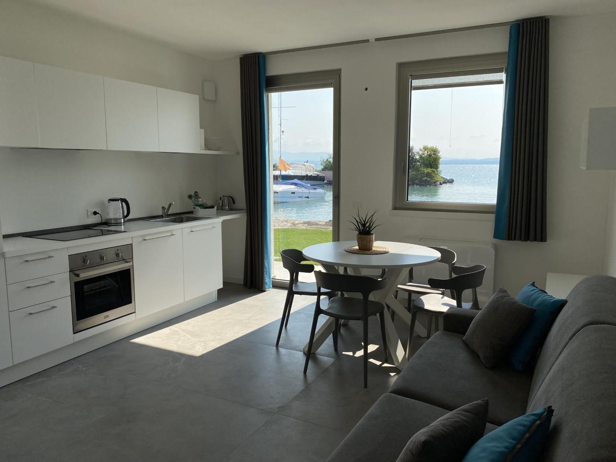 Sirmio Apartments - Darsena Stay Sirmione Luaran gambar