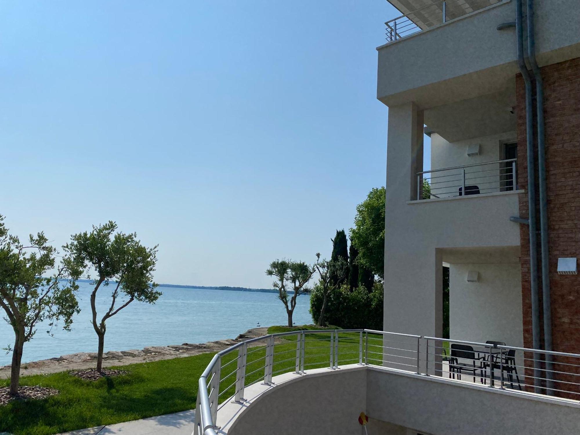 Sirmio Apartments - Darsena Stay Sirmione Luaran gambar